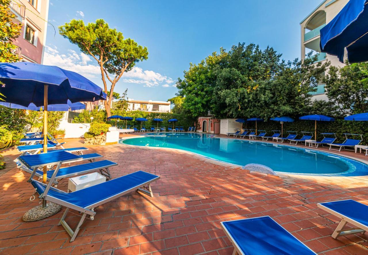איסקיה Hotel San Valentino Terme מראה חיצוני תמונה